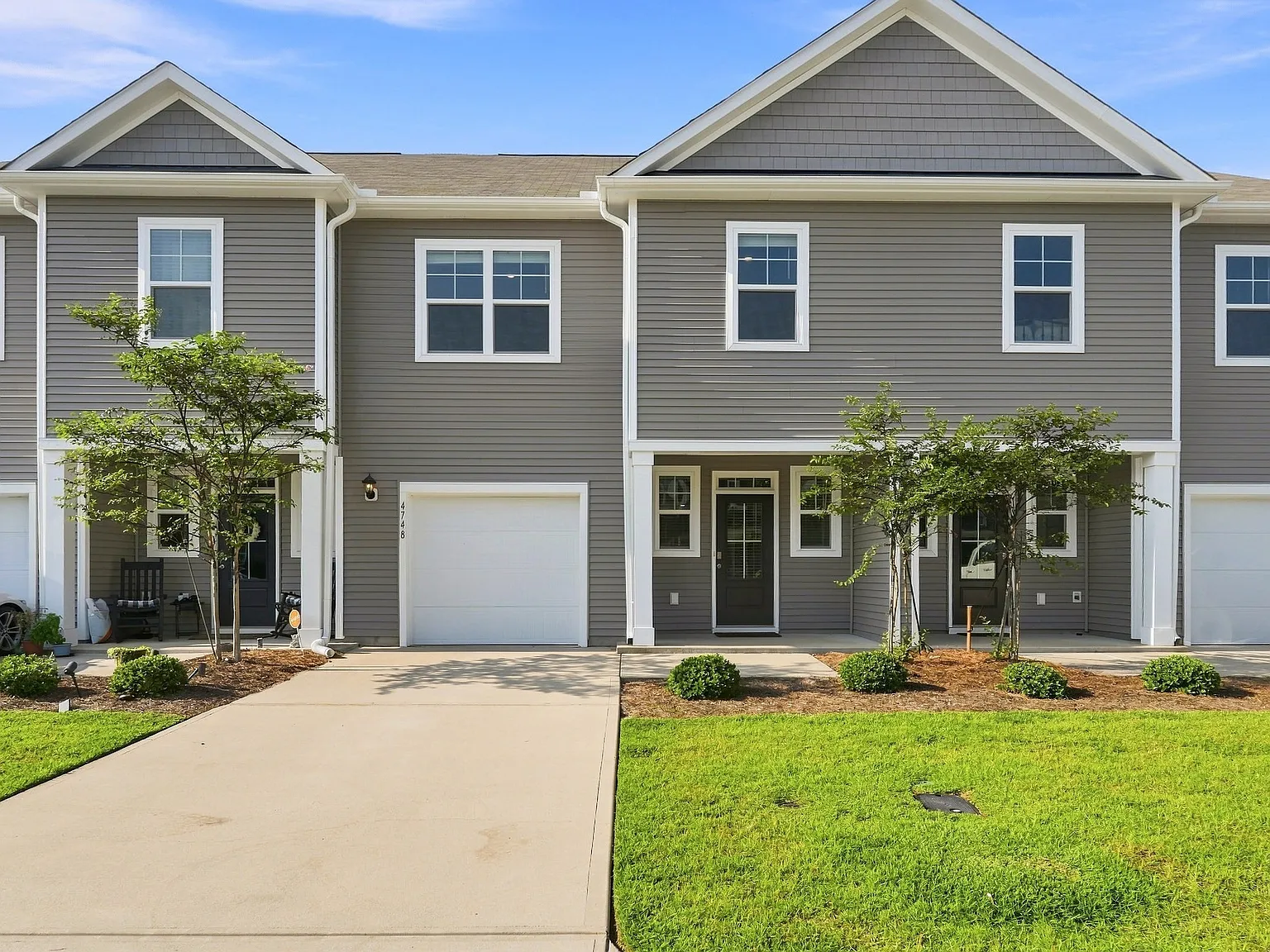3 bed, 2.5 bath, 1990 sqft, $2,495 — Photo 2