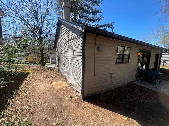 5th image of 846 Martin Rd