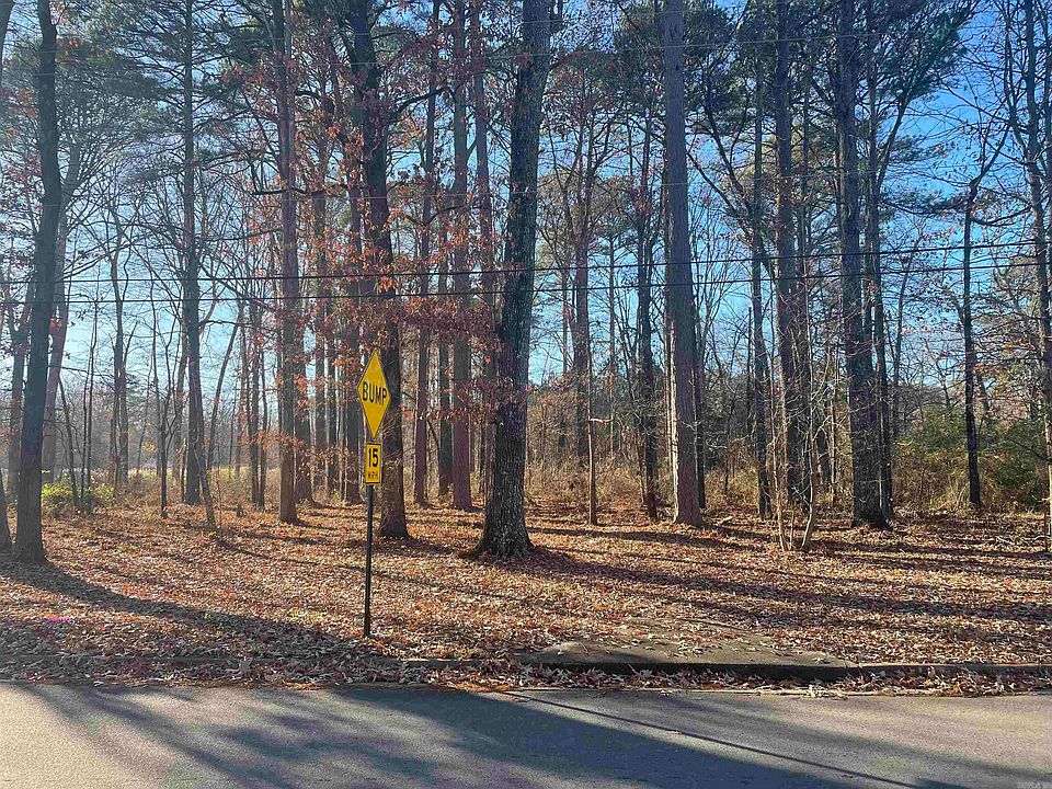2nd image of 16 Warren Dr