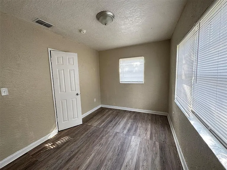 1209 Carlsbad Pl — Photo 18