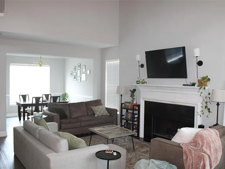7018 Crystal Dowels Dr — Photo 3