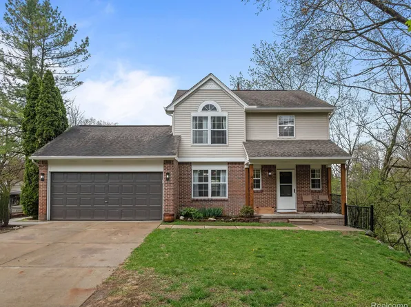 4105 Stanmoor Dr, Waterford, MI 48329