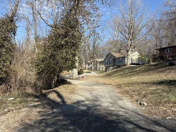 5th image of 200 N Bluff Rd