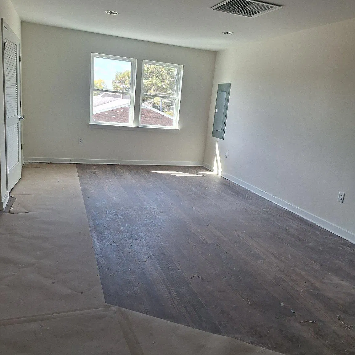 2 bed, 1.0 bath, $2,200 — Photo 3