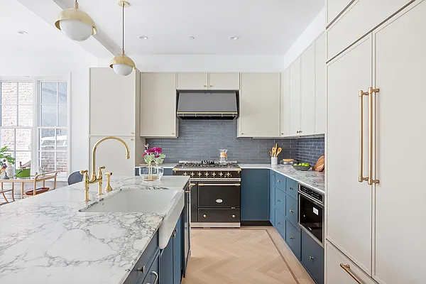 Sold by Corcoran | media 6