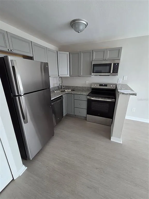 1 bed, 1.0 bath, 560 sqft, $1,300 — Photo 4