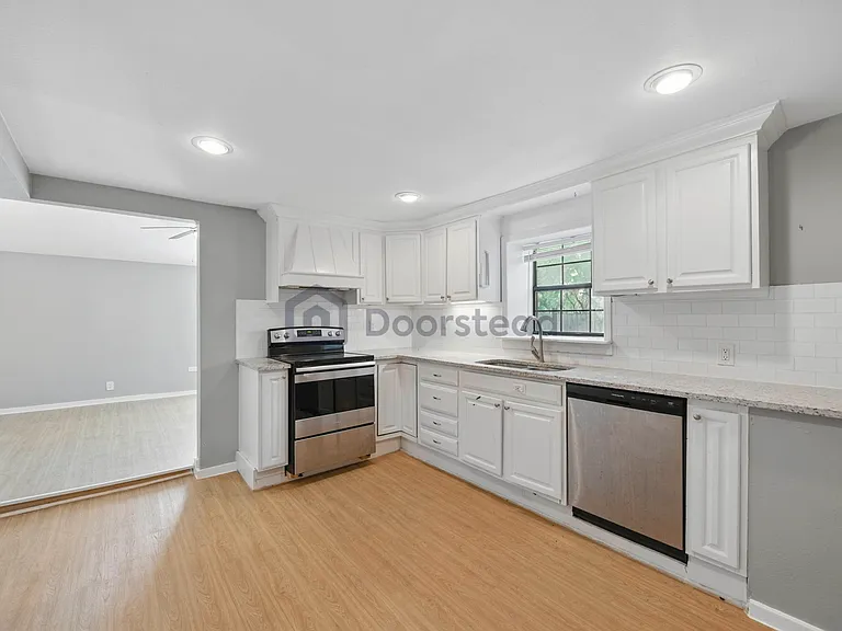 901 Kimbrough St — Photo 21