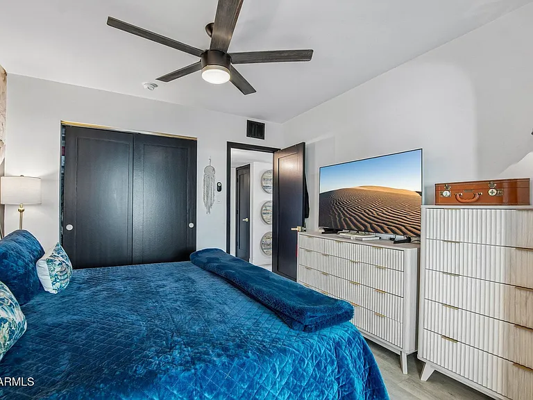 1725 E Verde Ln — Photo 16