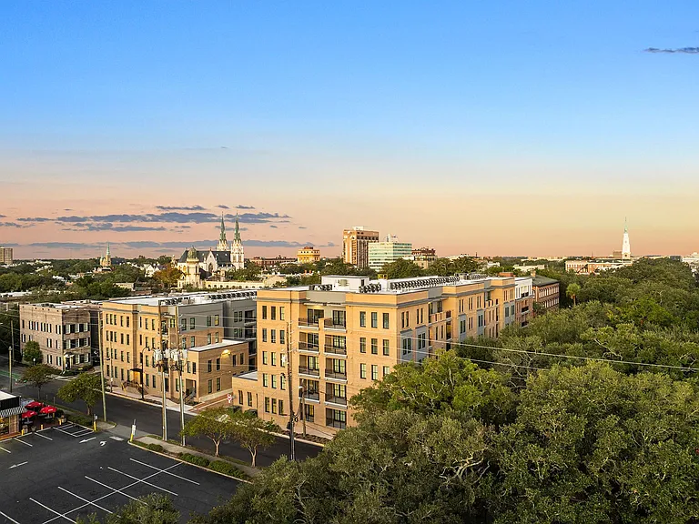 Capital Collective Luxury Apartments — Photo 42