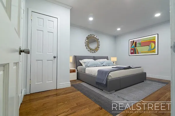 Rented by Real Street Inc | media 5