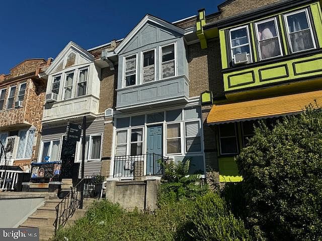 2nd image of 6029 Chester Ave