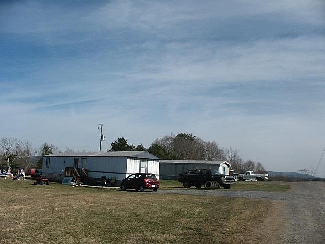 1st image of 19 River Run Ln
