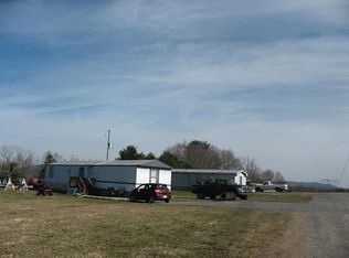 19 River Run Ln, Woodlawn, VA 24381