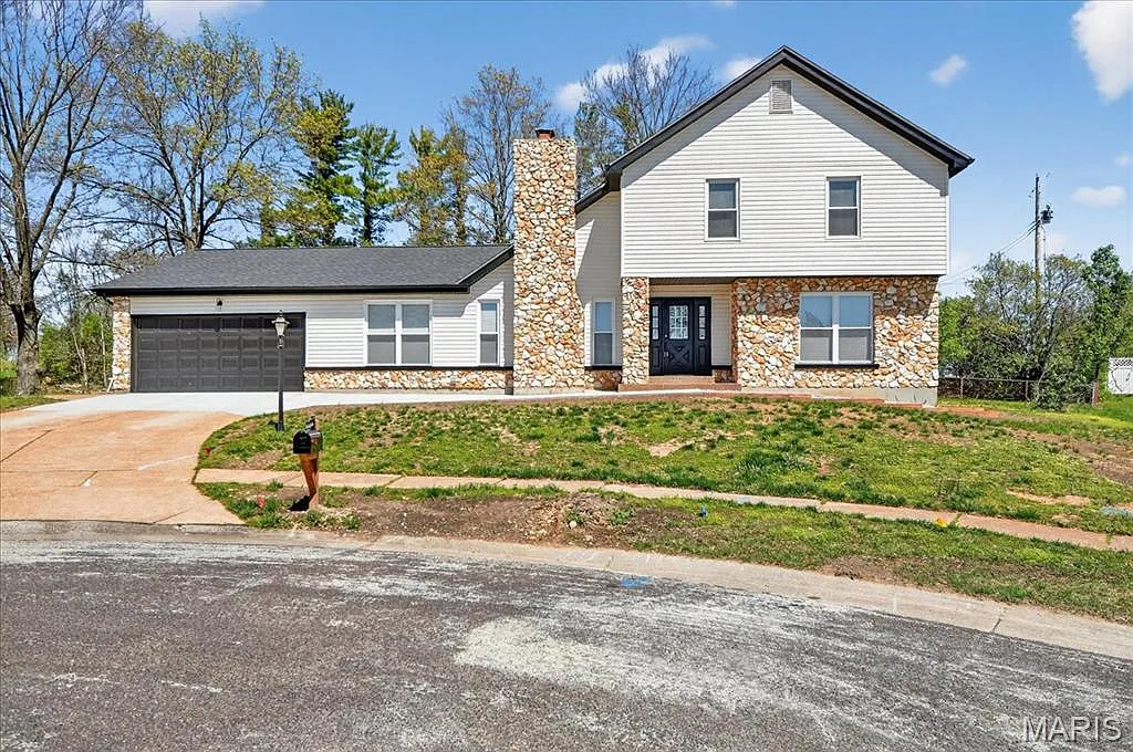 5039 Amber Place Dr photo 1