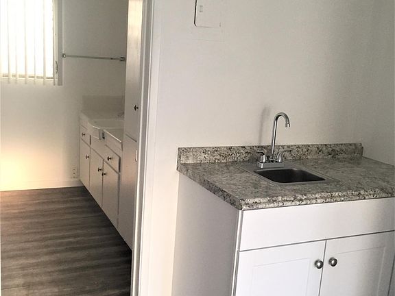 4th image of 1611 Brockton Ave APT 1