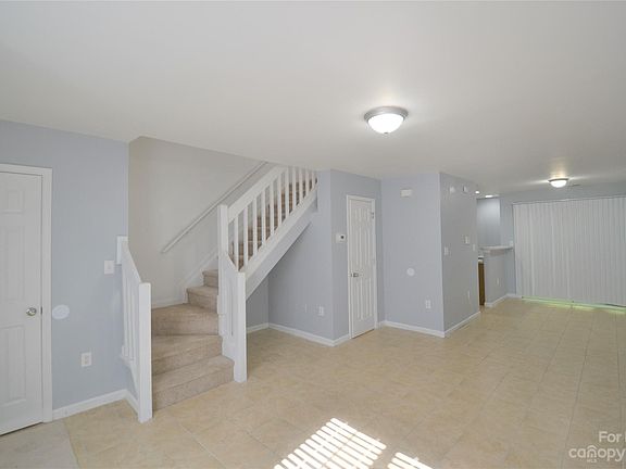5th image of 7539 Petrea Ln