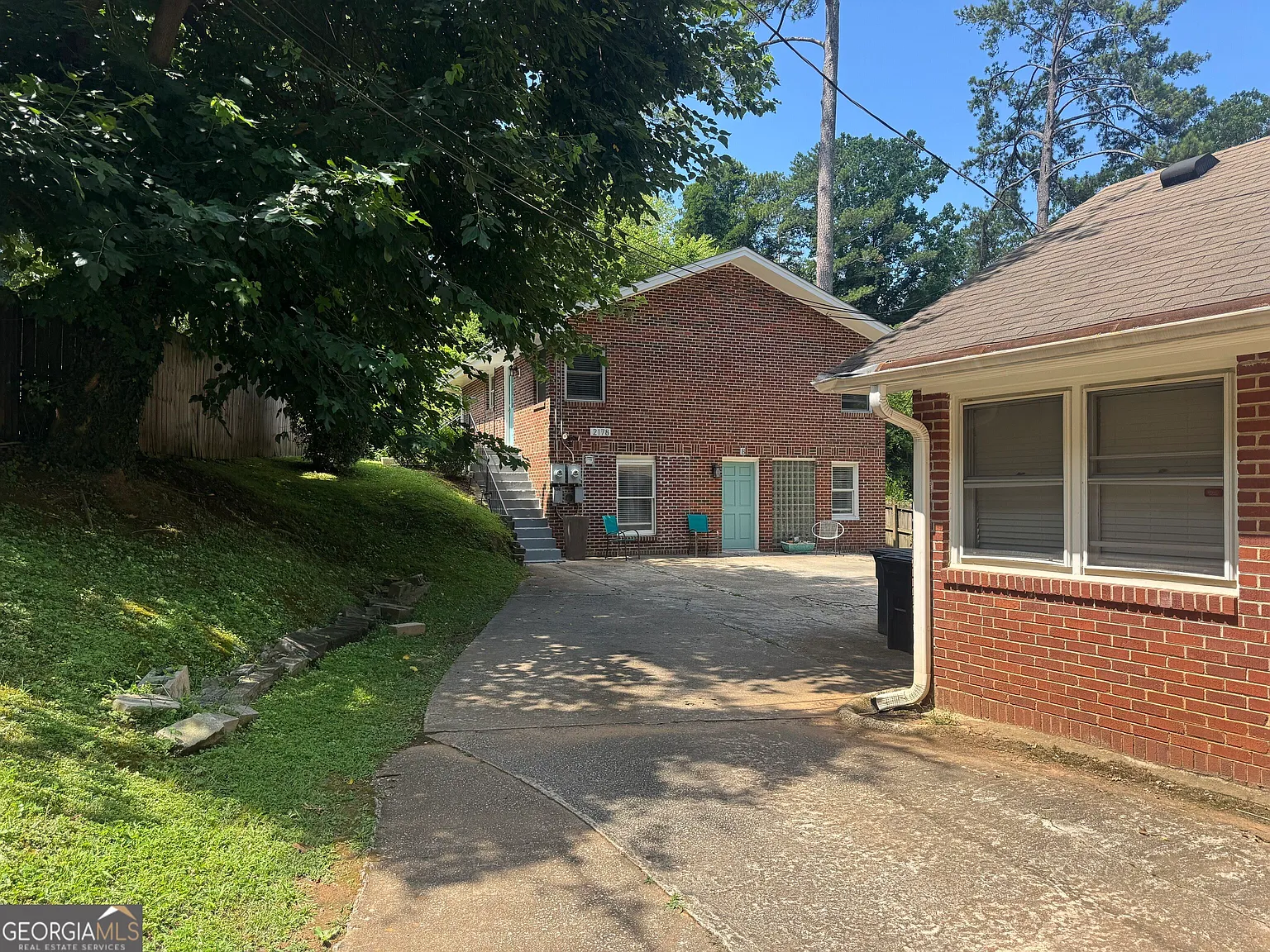 2 bed, 1.0 bath, 850 sqft, $1,300 — Photo 2