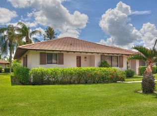 122 Club Dr, Palm Beach Gardens, FL 33418