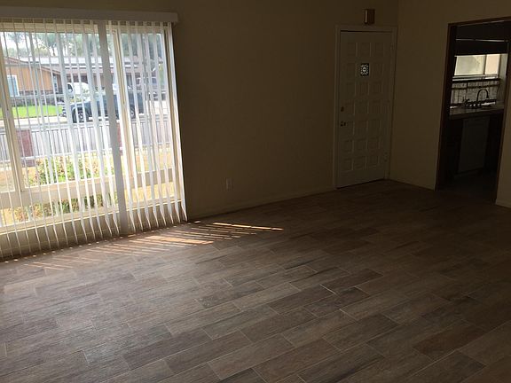 5th image of 27976 Foxlane Dr