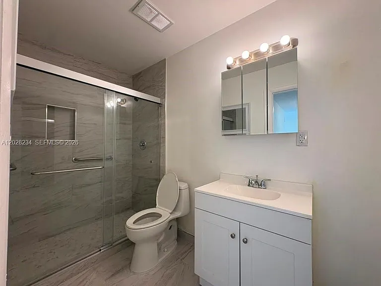 1141 Lake Victoria Dr #F — Photo 15