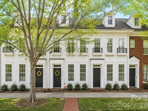 8935 Socata Way, Charlotte, NC 28269