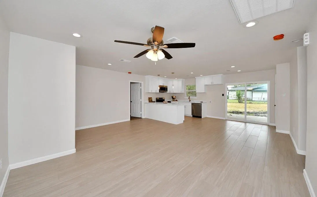 3 bed, 2.0 bath, 1200 sqft, $1,950 — Photo 2