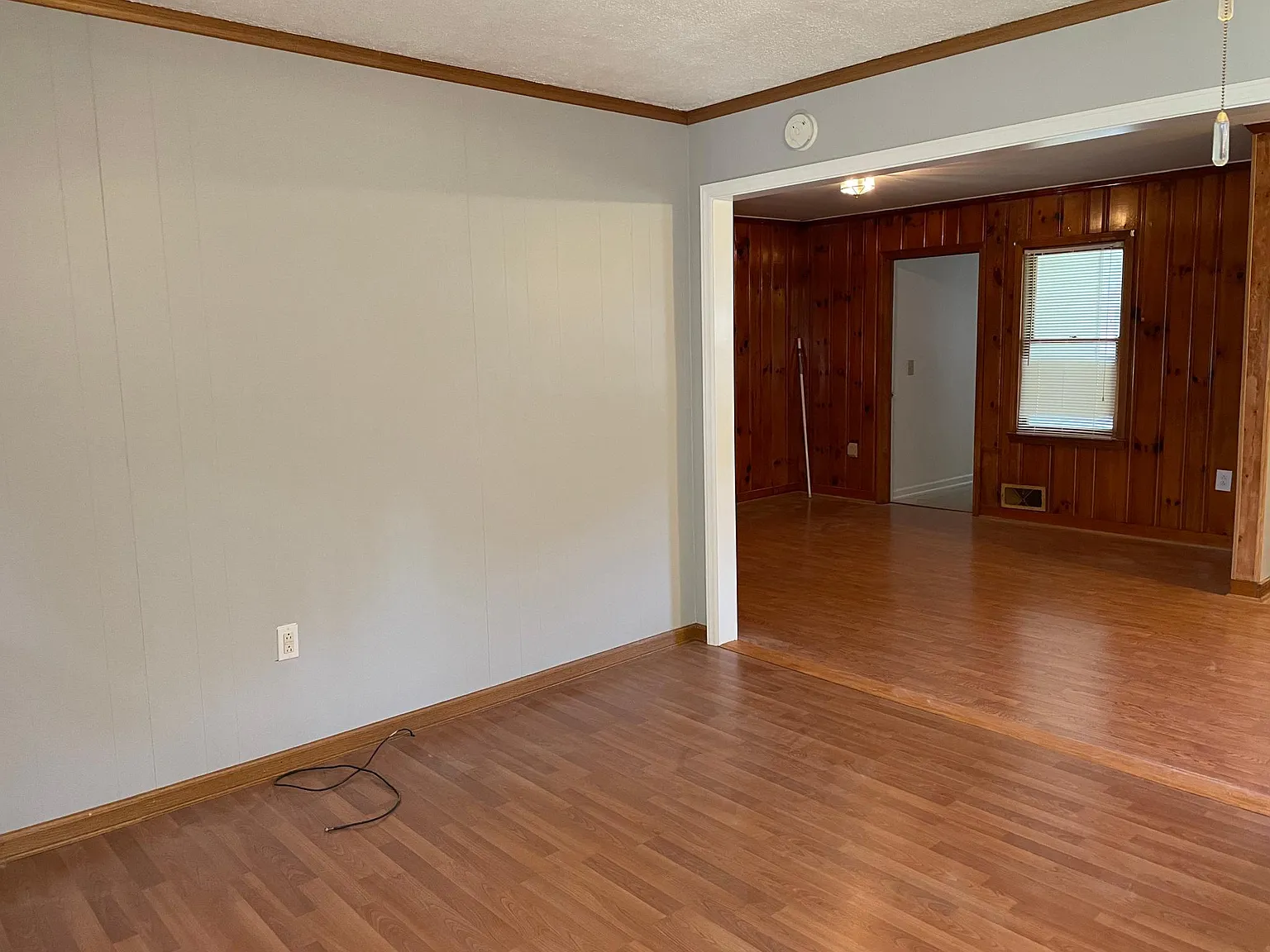 307 Claudine Dr — Photo 2