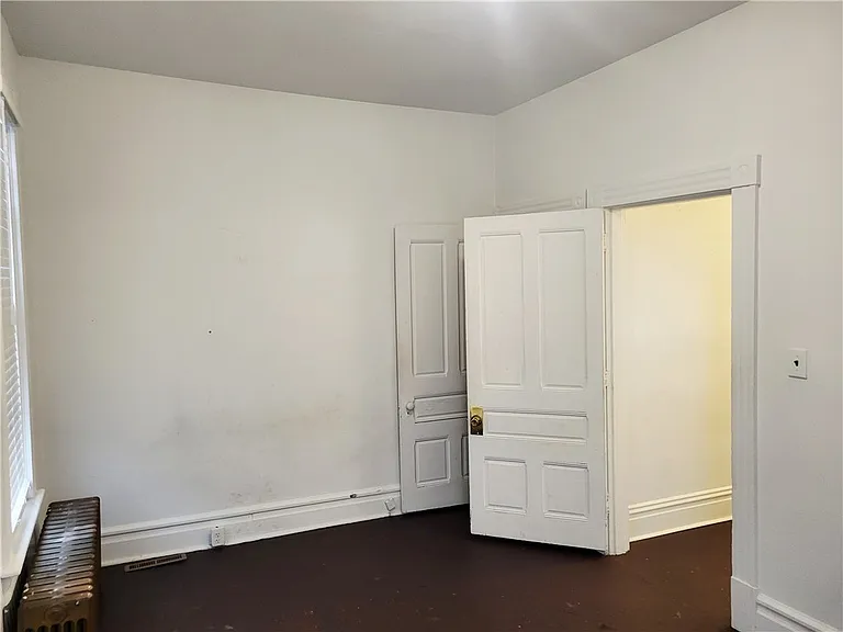 438 S Maple Ave — Photo 10