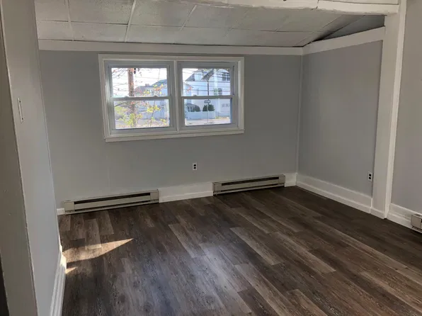 82 Valley Ave, Highlands, NJ