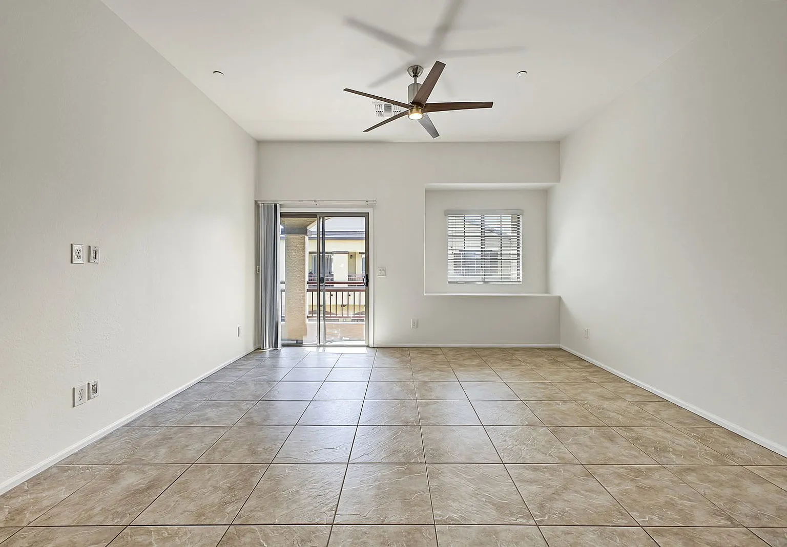 2 bed, 2.0 bath, 1152 sqft, $2,250 — Photo 3