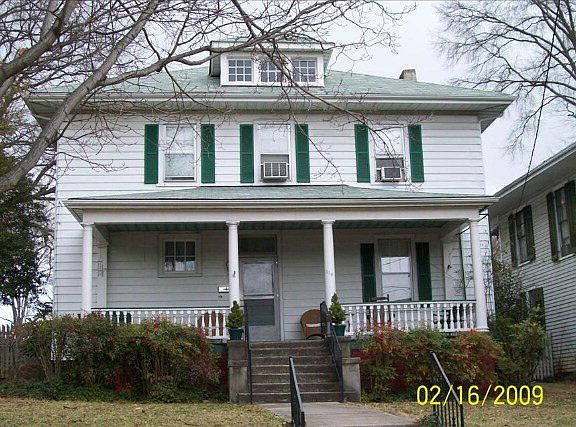 2nd image of 119 College Ave