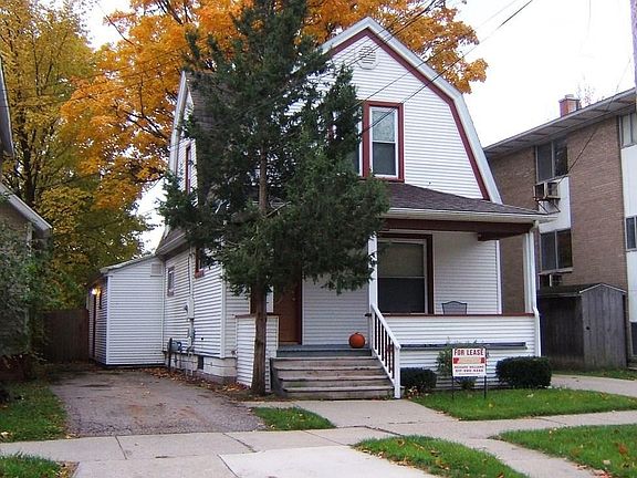 2nd image of 525 W Shiawassee St
