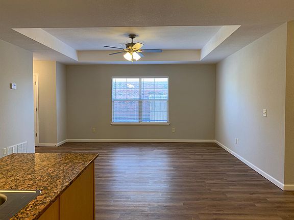 5th image of 3107 SW Windrift Ave #1