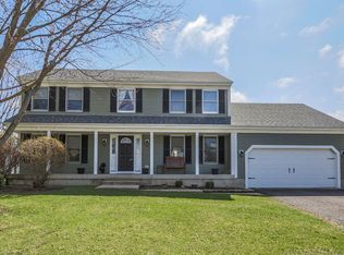 102 Chesterfield Dr, Oswego, IL 60543
