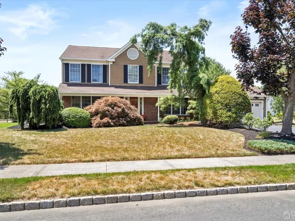 69 Bradford Ln, Plainsboro, NJ 08536