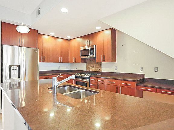 4th image of 3400 Larimer St Unit 103