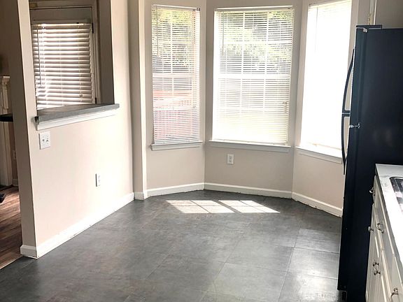 3rd image of 732 Trails Ln