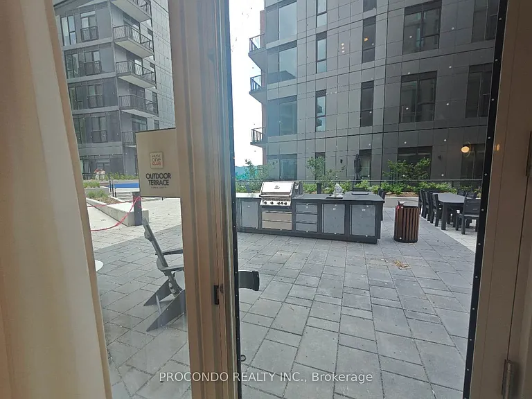 10 Oak St #2010 — Photo 20