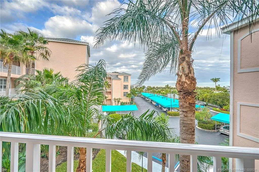 2 bed, 2.0 bath, 1204 sqft, $2,450 — Photo 4