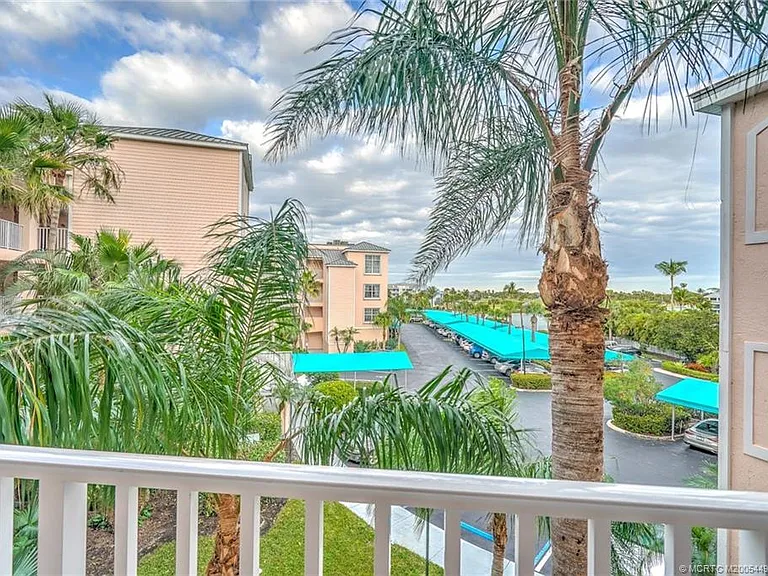5750 NE Island Cove Way #3302 — Photo 4