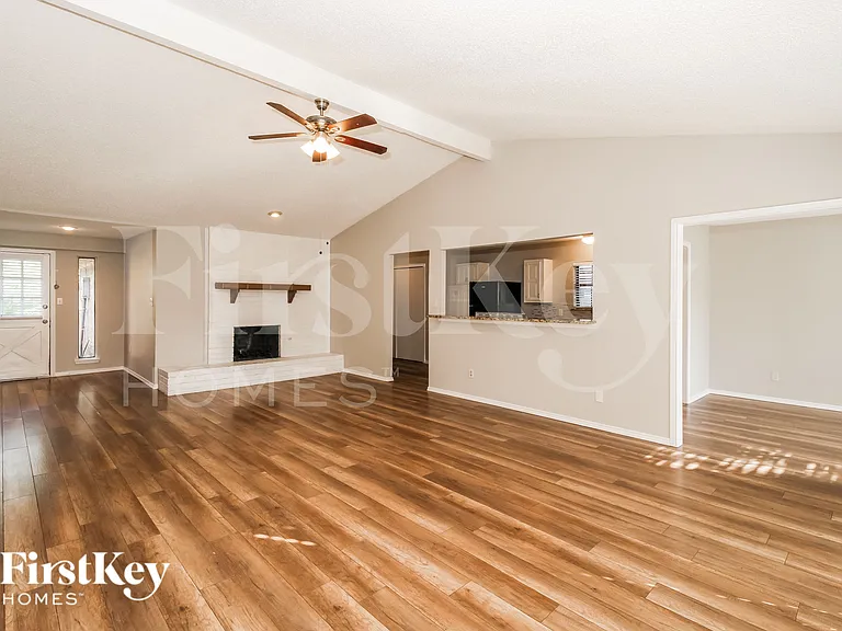 1205 Timber Valley Dr — Photo 5