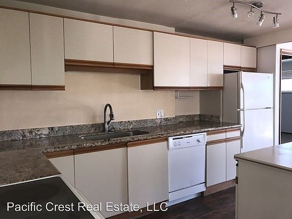5th image of 2707 Franklin Ave E APT 4