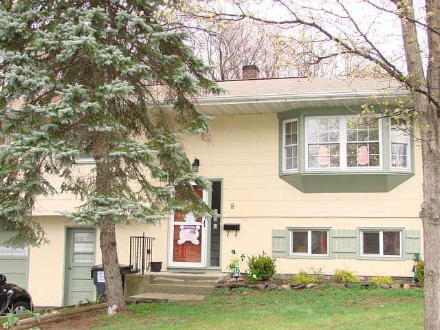 1st image of 8 Blue Hills Dr