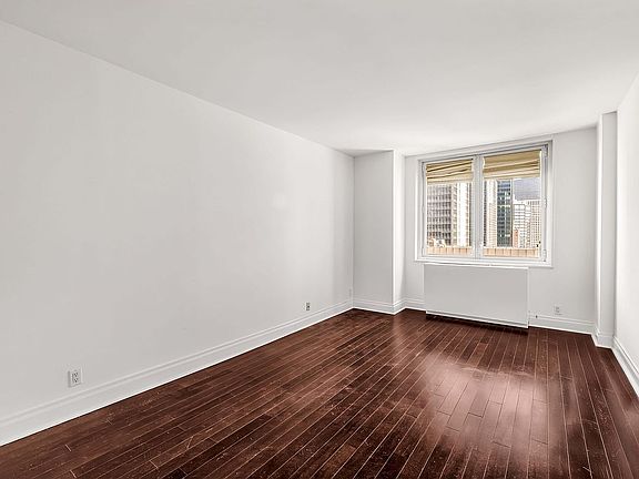 5th image of 212 E 47th St APT 27E