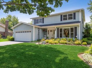 883 Bosworthfield Rd, Barrington, IL 60010