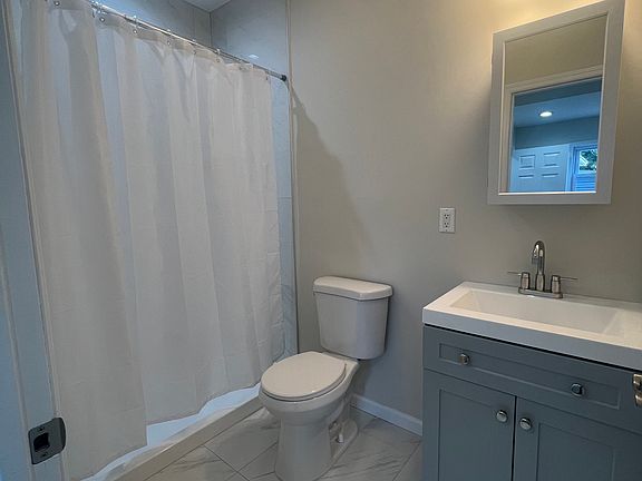 5th image of 317 Livingston Ave Floor 1
