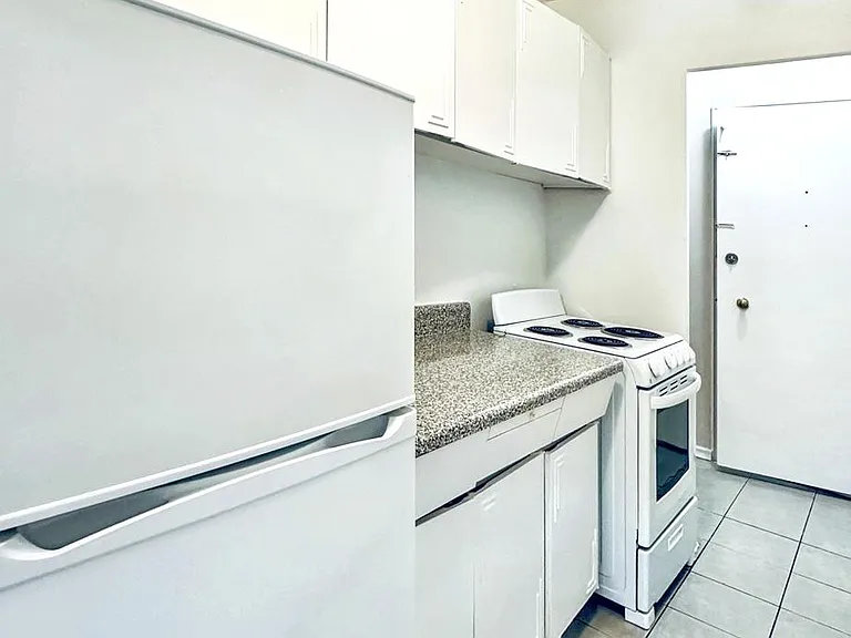 2340 Park Towers Ave — Photo 20
