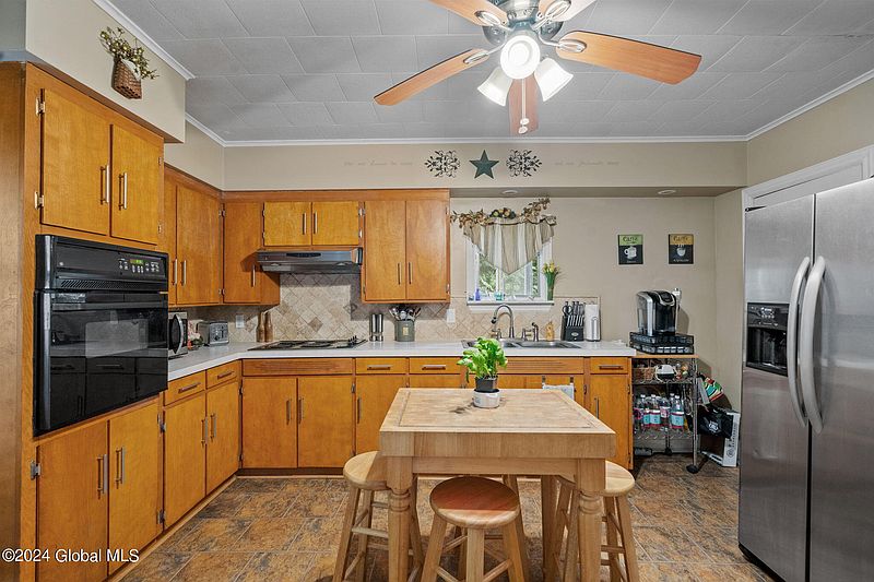 4th image of 138 Chapman Drive