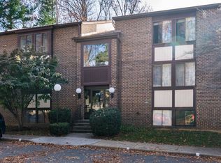 9719 Kings Crown Ct APT 002, Fairfax, VA 22031