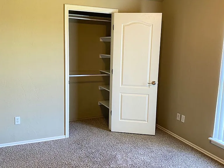 324 Madison Place Dr — Photo 17